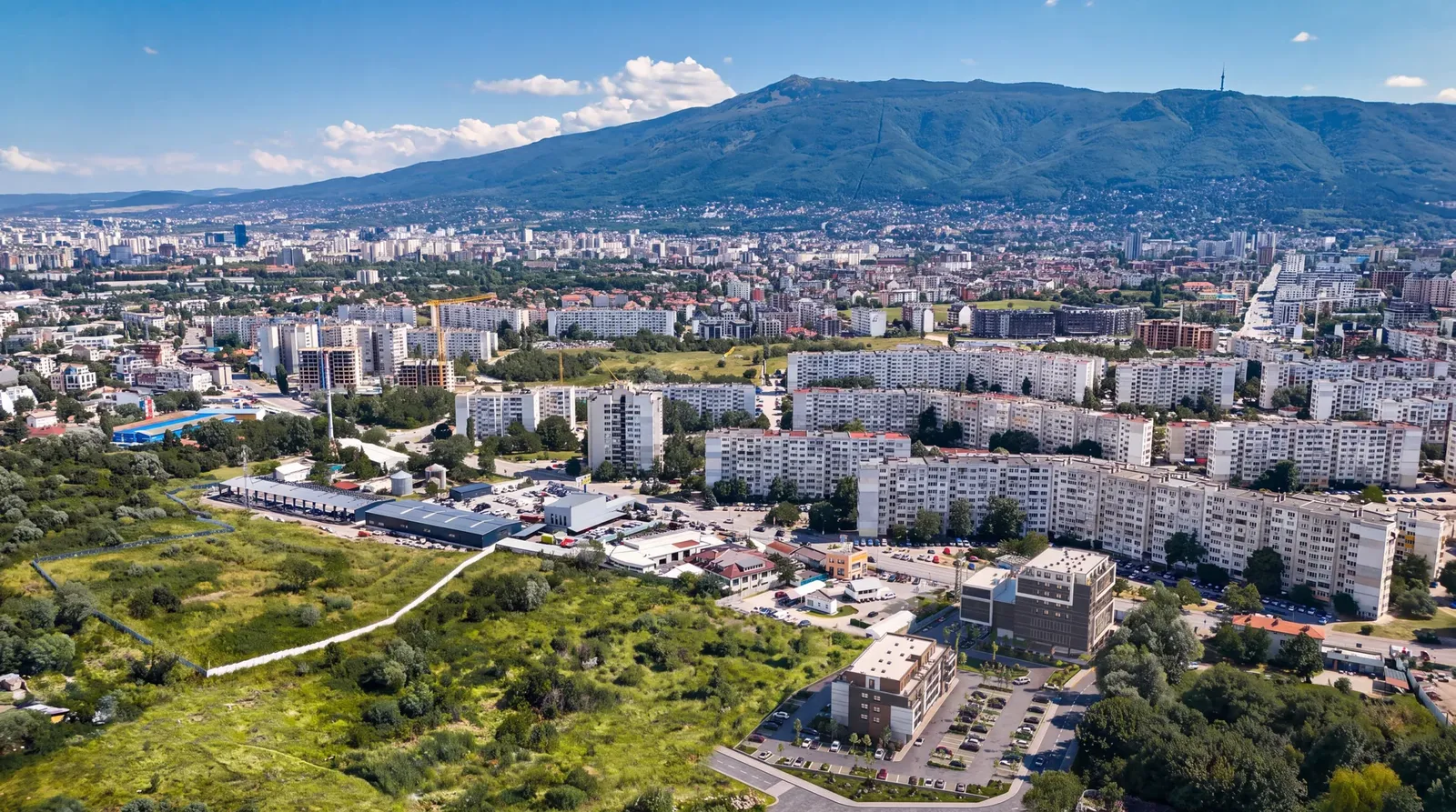 Овча купел с Витоша на фона