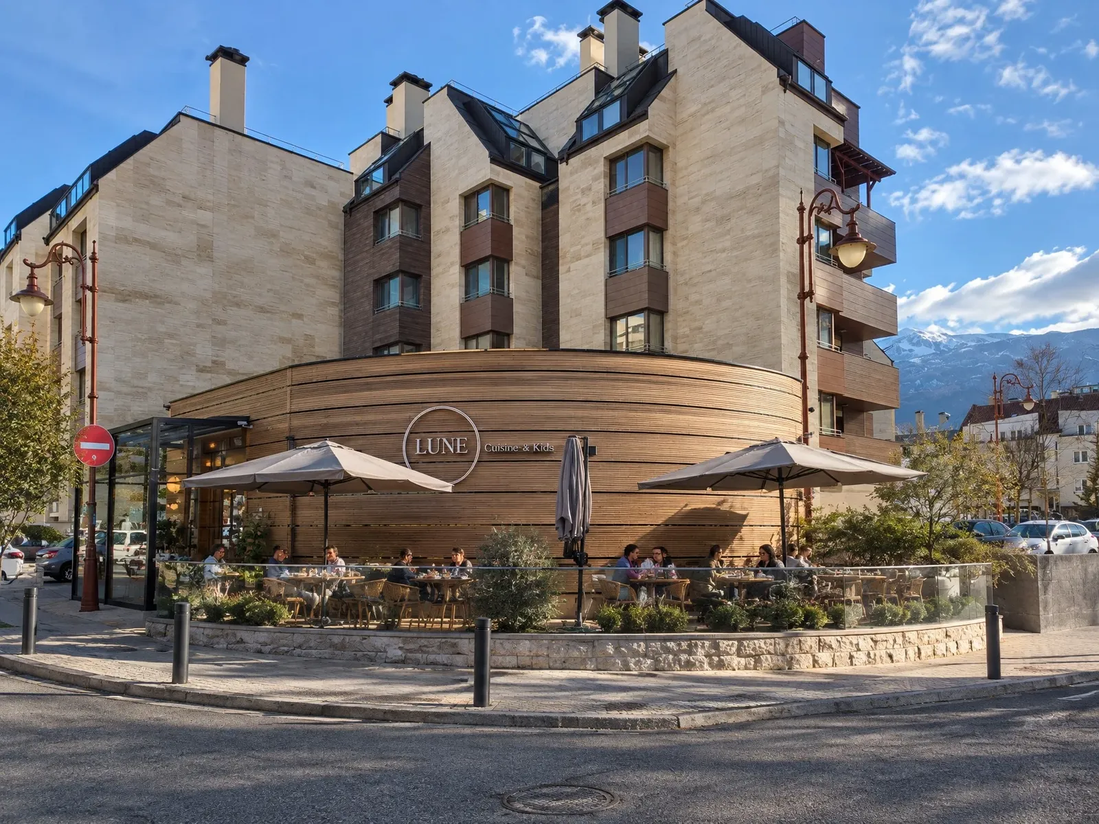 The café and summer garden with Vitosha in the background